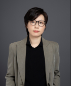 Headshot of Lynn Zhu
